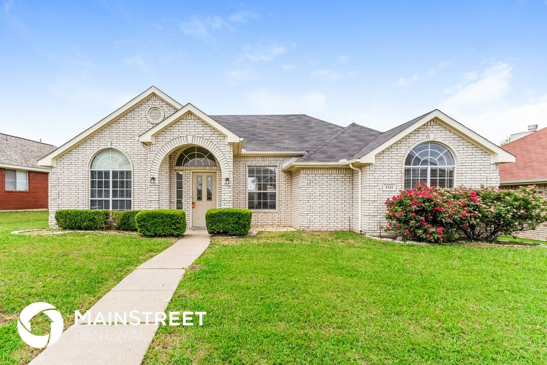 1111 Sea Shell Dr in Mesquite, TX - Building Photo