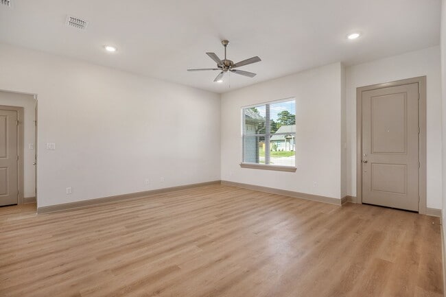 3194 Dogwood Pk Blvd in Tyler, TX - Foto de edificio - Building Photo