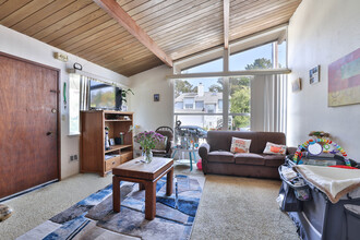 123 Pearl St in Santa Cruz, CA - Building Photo - Interior Photo