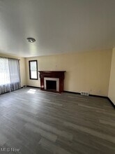 210 E Midlothian Blvd in Youngstown, OH - Building Photo - Building Photo