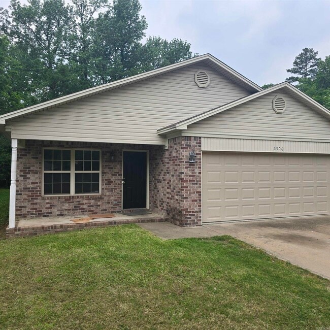 property at 2906 Boyd St