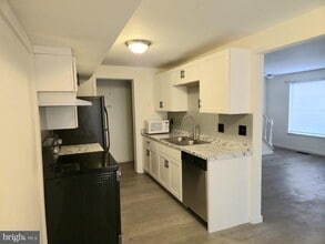 82 Ewing Dr in Reisterstown, MD - Building Photo - Building Photo