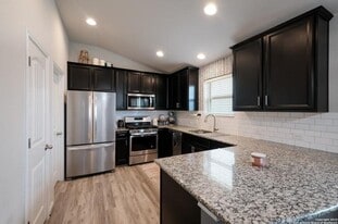 6834 Dashmoor Creek in San Antonio, TX - Building Photo
