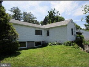 537 Kemmerer Rd in State College, PA - Building Photo - Building Photo