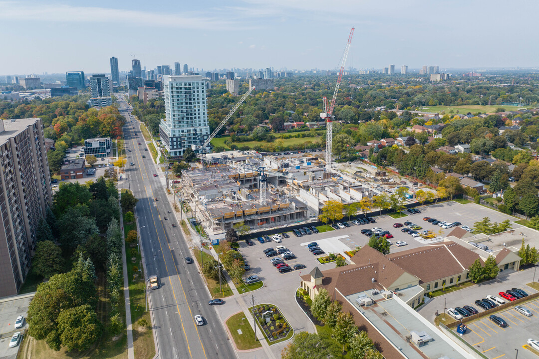 Phase I Tower I (Condominiums) in Toronto, ON - Building Photo