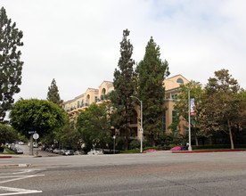 The Brentwood in Los Angeles, CA - Building Photo - Building Photo