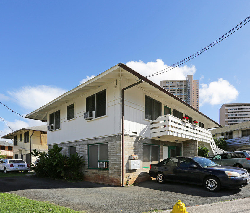 619 Isenberg St in Honolulu, HI - Building Photo