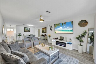 1599 Trafalgar Ln in Naples, FL - Building Photo - Building Photo