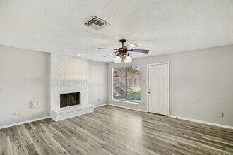 3715 Wells Mark Dr in Humble, TX - Building Photo - Building Photo