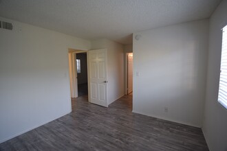 Atrium Apartments in North Hollywood, CA - Building Photo - Building Photo