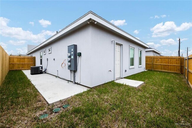 15 Valle Vista St in Alamo, TX - Building Photo - Building Photo