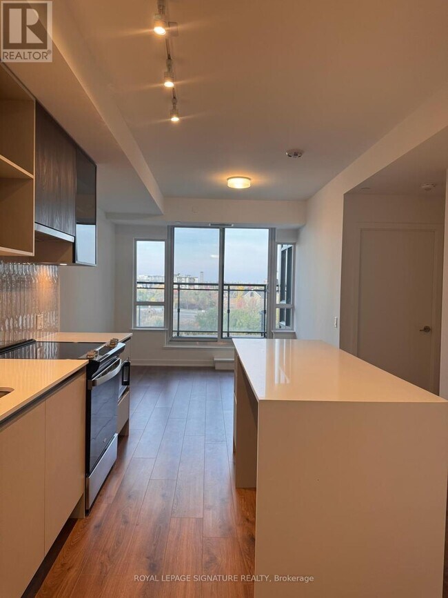 property at 395-395 Dundas St W