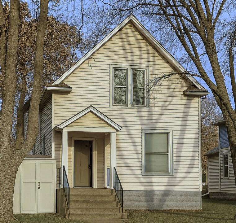 2116 W Broadway Ave in Spokane, WA - Foto de edificio