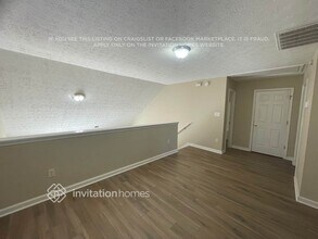 100 St Charles Ave in Dallas, GA - Foto de edificio - Building Photo