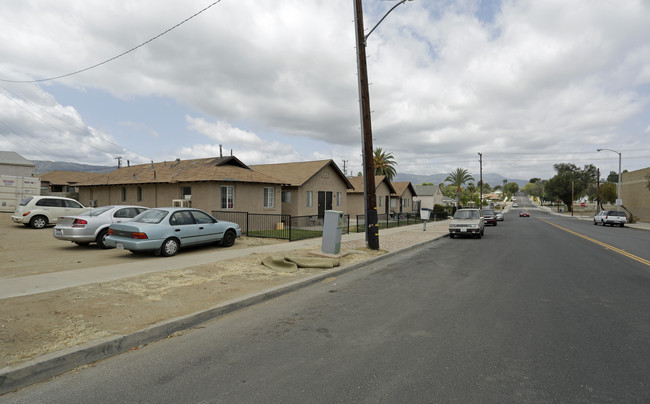 110-118 W Heald Ave in Lake Elsinore, CA - Building Photo - Building Photo