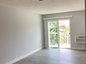 Monterey Apartments in Los Angeles, CA - Foto de edificio - Building Photo