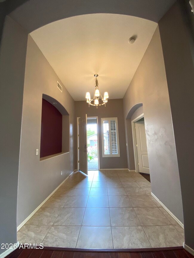 337 West Swan Drive in Chandler, AZ - Building Photo - Building Photo