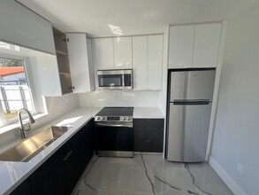 3300 SW 127th Ave in Miami, FL - Building Photo - Building Photo