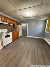 428 Salem St in Malden, MA - Foto de edificio - Building Photo