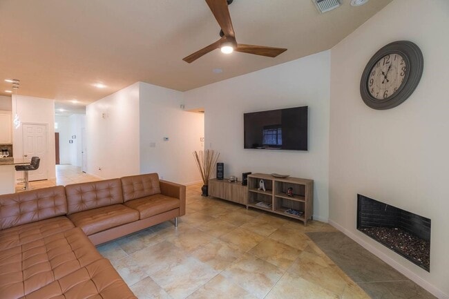 property at 6 Avenswood Pl