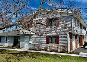 1346 Forestdale Ct in Schaumburg, IL - Building Photo