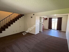 1303 W Ave J 4 in Lancaster, CA - Building Photo - Building Photo