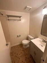 2204 Castle Rock Square in Reston, VA - Building Photo - Building Photo