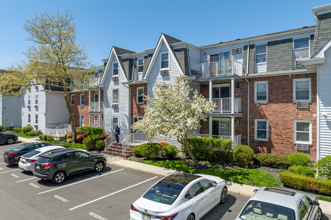 Embury Arms in Ocean Grove, NJ - Building Photo - Building Photo