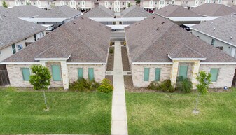 420 Carlisle Ave, Unit 1 in Edinburg, TX - Building Photo