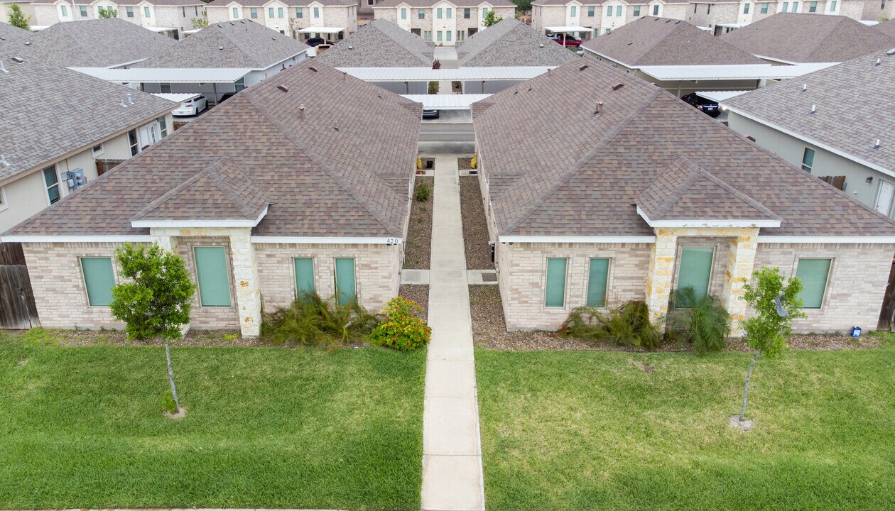 420 Carlisle Ave, Unit 1 in Edinburg, TX - Building Photo