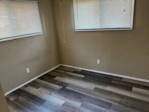 8420 Chalons Ct in Berkeley, MO - Building Photo - Building Photo