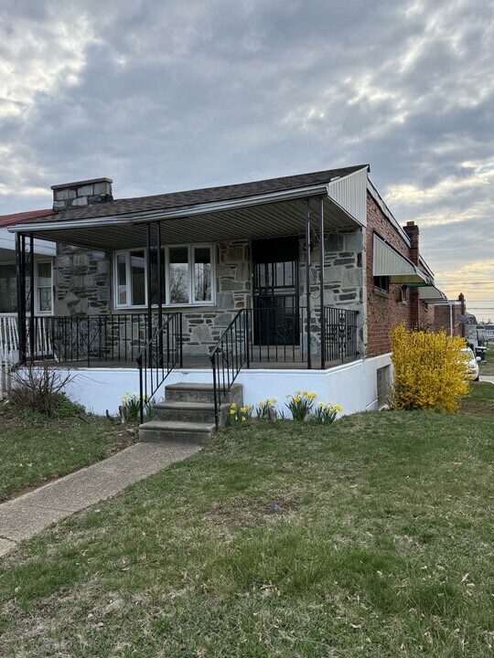 8835 Roosevelt Blvd in Philadelphia, PA - Building Photo