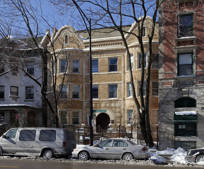 4520 N Sheridan Rd in Chicago, IL - Foto de edificio - Building Photo