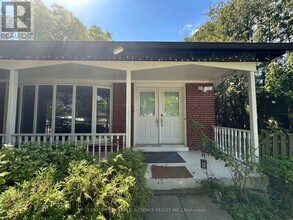 1252 Montclair Dr in Oakville, ON - Building Photo - Building Photo