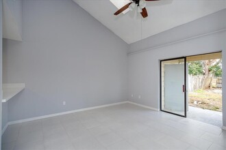 2703 Hunt Club Ln in Orlando, FL - Building Photo - Building Photo