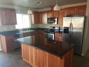 153 SE Yorktown Rd in Grants Pass, OR - Building Photo - Building Photo