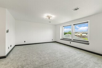 11915 Helene Ct in Pinehurst, TX - Building Photo - Building Photo