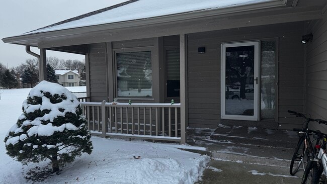 8700 Loch Lomond Blvd in Minneapolis, MN - Building Photo - Building Photo