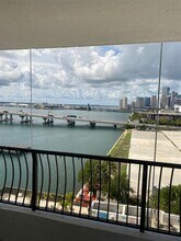555 NE 15th St in Miami, FL - Building Photo - Building Photo