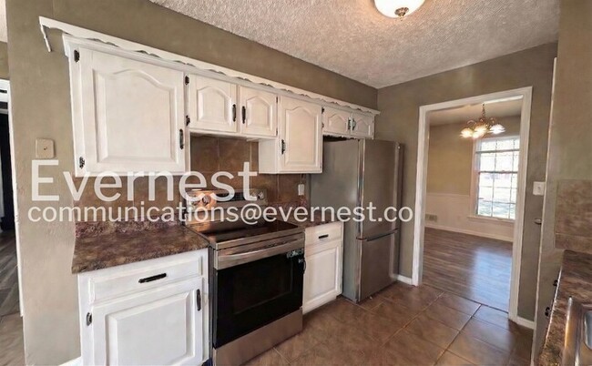 13002 Crystal Ave in Grandview, MO - Building Photo - Building Photo