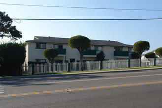 Hilltop Village Apartments in Chula Vista, CA - Building Photo - Building Photo