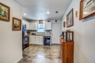 712 Seven Oaks Rd in Bonham, TX - Building Photo - Building Photo