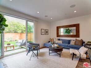 1278 Meadowbrook Ave in Los Angeles, CA - Building Photo - Building Photo