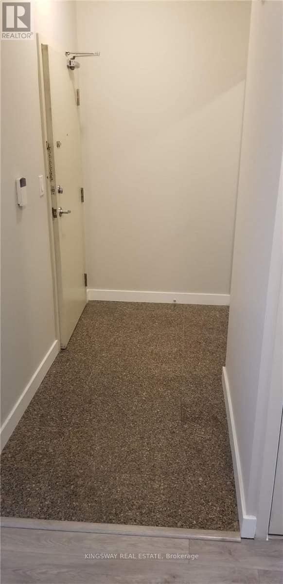 property at 3 Navy Wharf Ct