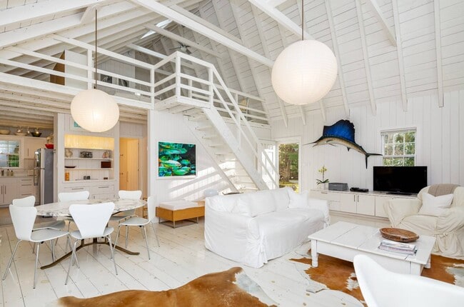 property at 53 Sayre's Path