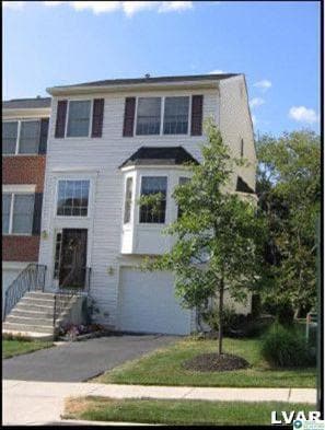 411 S Oak St in Freemansburg, PA - Building Photo - Building Photo