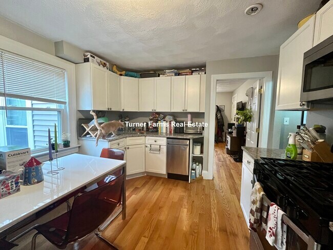 309 Highland Ave, Unit A in Somerville, MA - Building Photo - Building Photo
