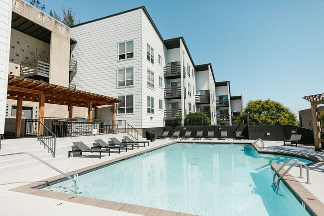 The Sylvan in Nashville, TN - Building Photo - Building Photo