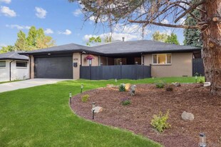 6050 E Alameda Ave in Denver, CO - Building Photo