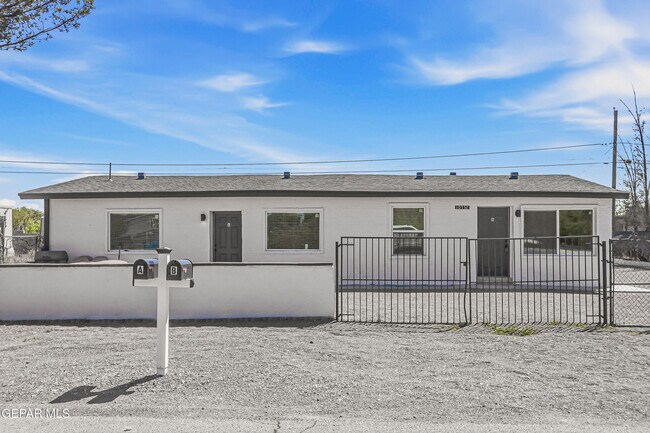 10752 Mellward Rd in Socorro, TX - Building Photo - Building Photo